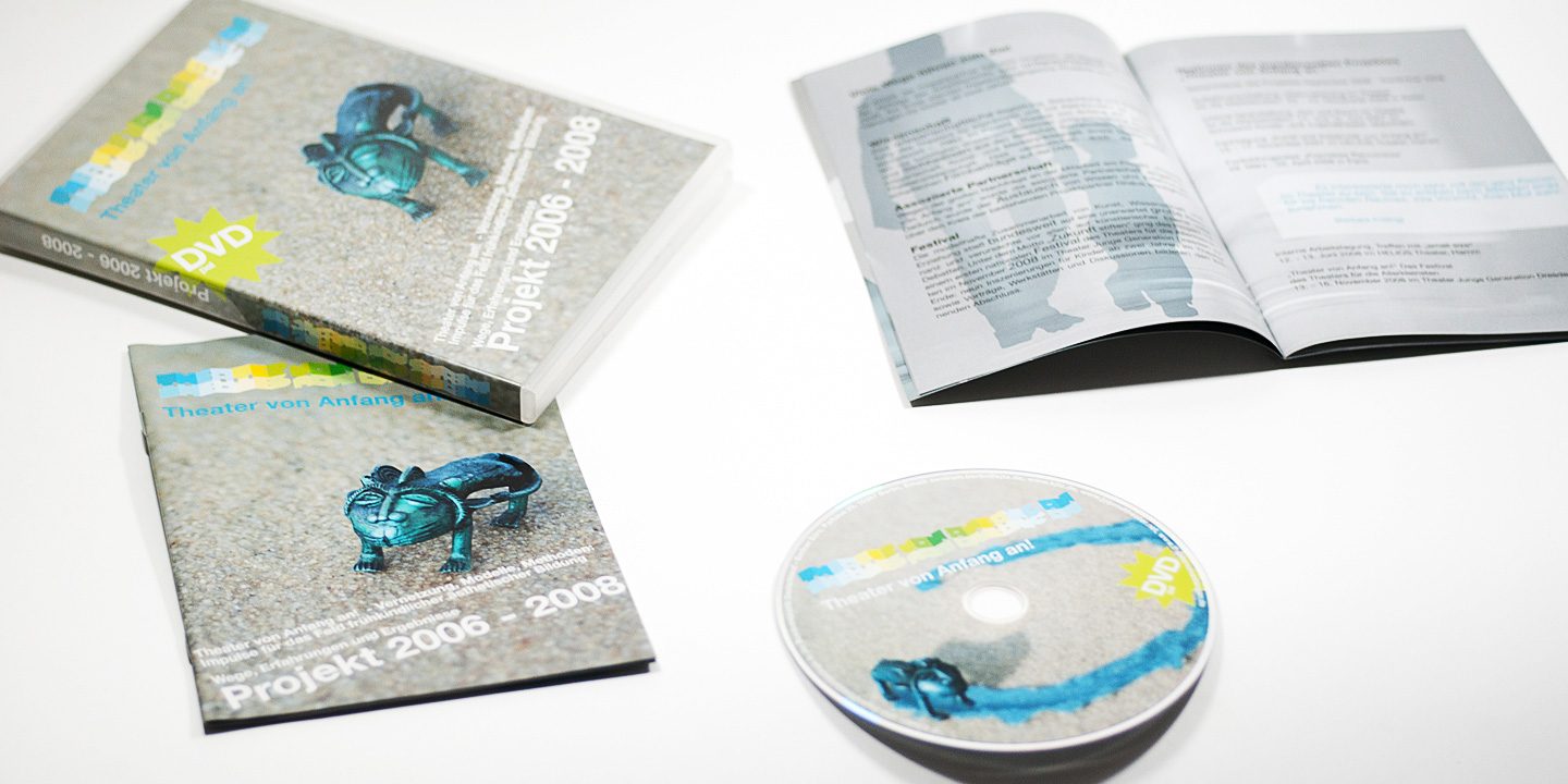 Theater von Anfang an Gestaltung von Plakat, Programmplan, DVD Cover, Label, Booklet und Buchtitel für das Festival des Theaters für die Allerkleinsten „Theater von Anfang an / Kinder- und Jugendtheaterzentrum der Bundesrepublik Deutschland / Dresden“ 2008
